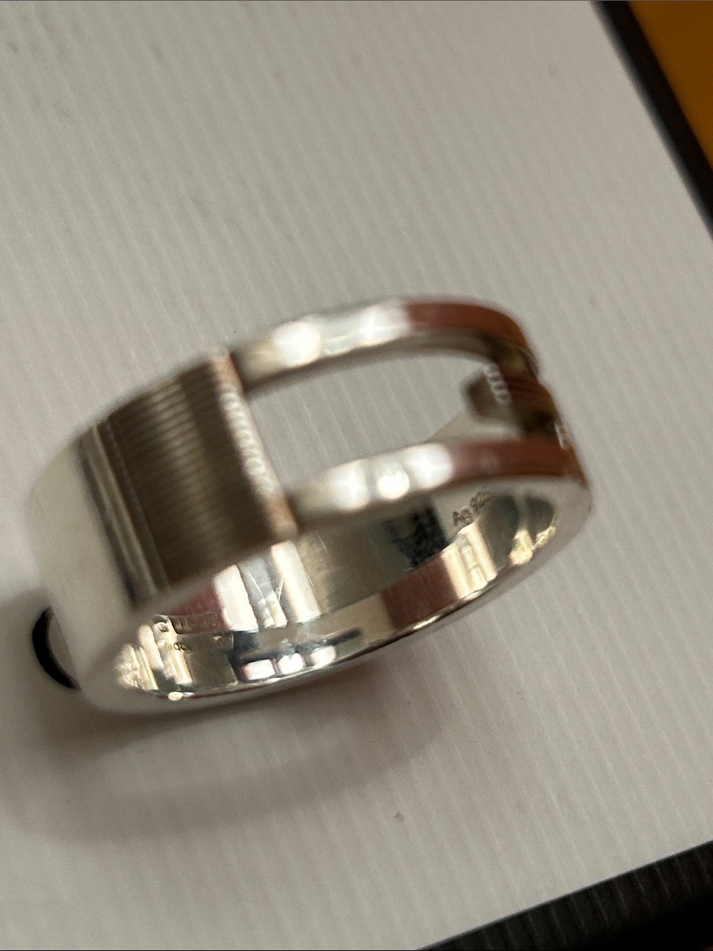 Gucci Silver Men's Ring size 9 with pouch,  care tags and box - Picture 7 of 11